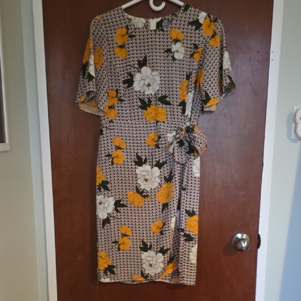 Dorothy Perkins Yellow and White Floral Midi Dress